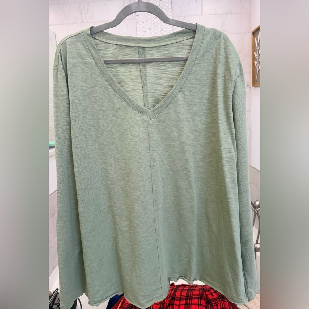 V-Neck Long Sleeve Top - Green